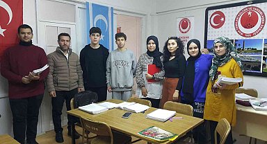 Eskişehir'de yaşayan Irak Türkü öğrencilerine 'Matematik' kursu