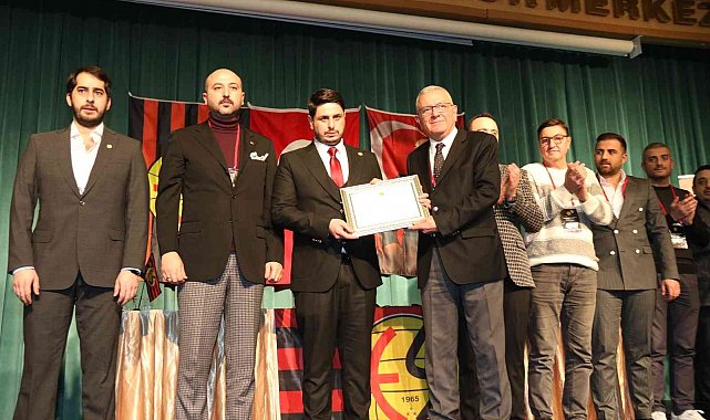 Eskişehirspor'un yeni başkanı Erkan Koca oldu