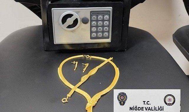 Evlerden hırsızlık yapan 4 kişi yakalandı