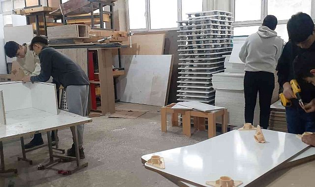 Fabrika gibi okul
