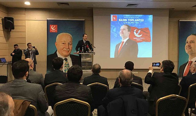 Fatih Erbakan: "6'lı masadan 28 Şubat kokuları geliyor"
