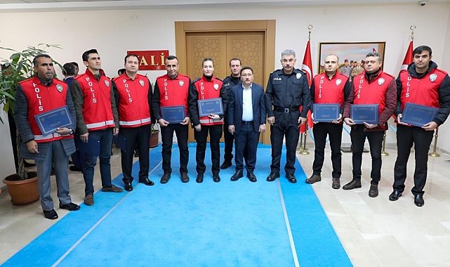 Güven timleri aranan 5 şahsı yakaladı, 12 şahsa uyuşturucudan işlem yaptı
