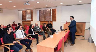 İİBF'den "Tavsiyelerin Davranış Üzerindeki Etkisi" semineri