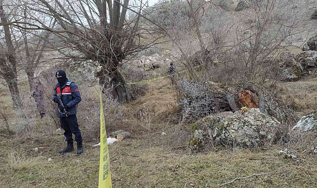 İki gündür kayıp olan şahıs ağaç kesme motorunun yanında ölü bulundu