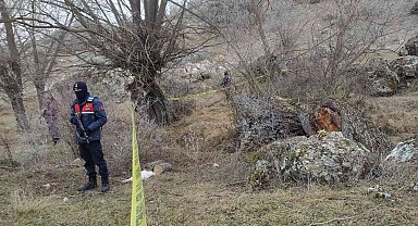 İki gündür kayıp olan şahıs ağaç kesme motorunun yanında ölü bulundu