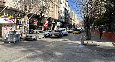 İkinci şeride park etme problemi her geçen gün büyüyor