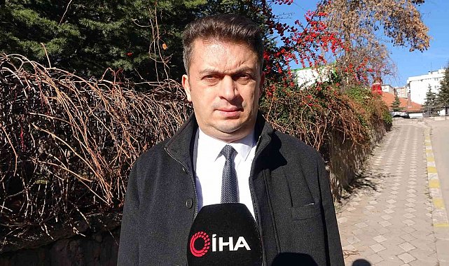 İklim şartlarının üstüne bir de yeterince beslenemeyen ayılar kış uykusuna yatmıyor