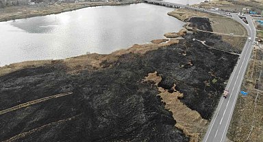 Isınmak için yaktığı ateş 45 dekar alanı kül etti