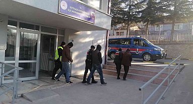 Kaçak kazı yapan 4 şüpheliye jandarmadan suçüstü
