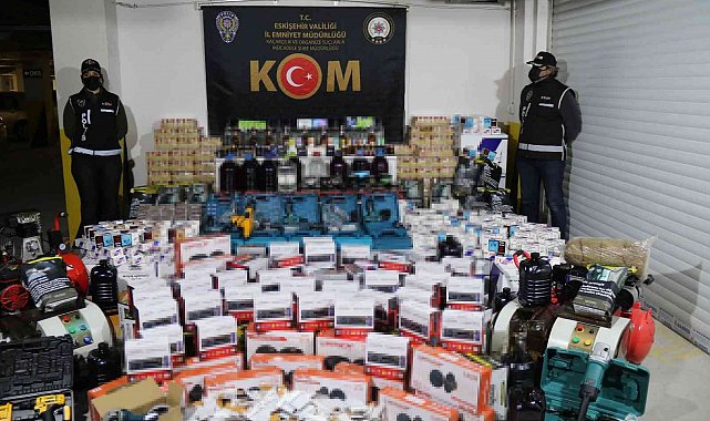 Kaçakçılarla mücadelede yüz binlerce ürün ele geçirildi
