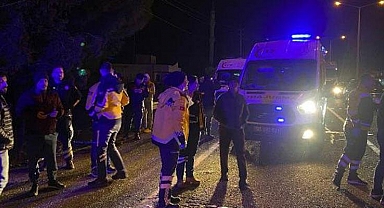 Kamyonetle çarpışan yolcu otobüsü meyve bahçesine savruldu: 7 yaralı