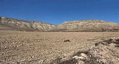 Kar düşmeyen Çankırı'da çiftçilere kuraklık uyarısı: 'Mutlaka kuraklık sigortası yaptırın"