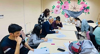 Karaman'da gençlik merkezinin karakalem kursu büyük ilgi görüyor