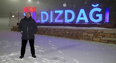 Kayak merkezinde özlenen kar yağdı
