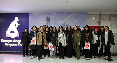 Keçiören'de lise öğrencilerine radyo ve televizyon yayıncılığı anlatıldı