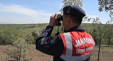Kırıkkale'de saha denetimi yapan jandarma, avcıları bilgilendirdi