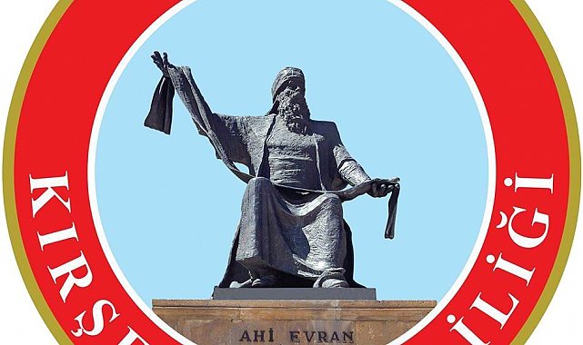 Kırşehir'de kar yağışı hayatı olumsuz etkiliyor