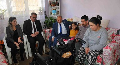 Küçük Huriye'nin akülü engelli sandalye sevinci