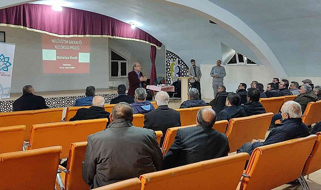 Kulu'da muhtarlara "Aile Okulu" projesi çerçevesinde eğitim verildi
