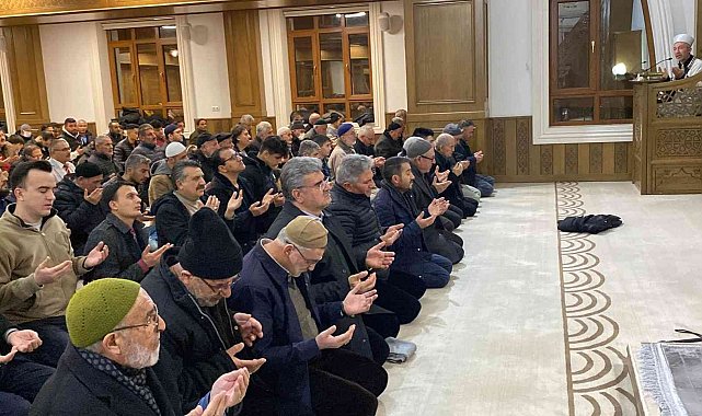Kulu'da Regaib Kandili'nde camiler doldu taştı