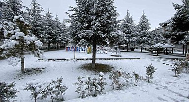 Kulu'da yılının ilk karı yağdı