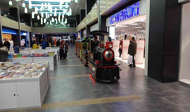 KUMSMALL'da çocuklar doyasıya eğlendi, büyükler alışveriş yaptı
