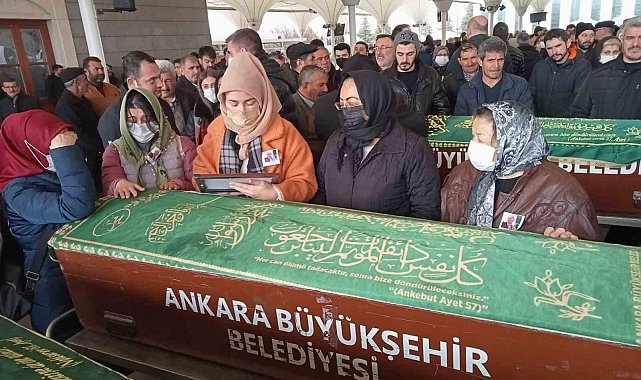 Menderes'in idamını fotoğraflayan İsmail Şenyüz son yolcuğuna uğurlandı