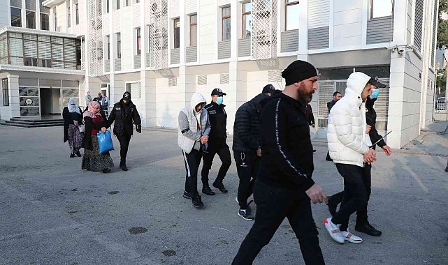 Mersin'deki asayiş operasyonunda 13 şüpheli tutuklandı
