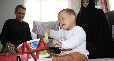 Minik Muhammet yaşama tutunmak için ilik nakli bekliyor