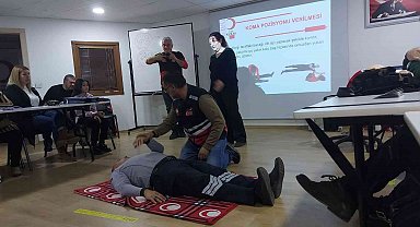 Motosiklet kullanıcıları Kızılay'dan ilkyardım eğitimi aldı