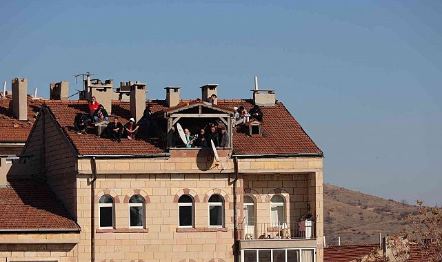 Nevşehir Belediyespor taraftarları maçı çatıdan izledi