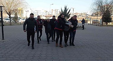 Öldüresiye dövüp "kendi kendine yaptı" dedi