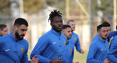 Ömer Erdoğan: "İnşallah taraftarlarımızın önünde güzel bir futbolla 3 puanı alan taraf oluruz"