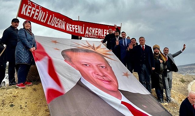 Osmanlı Ocakları, Cumhurbaşkanı Erdoğan'ı Söğüt'te 'Kefenli liderin kefenli askerleriyiz' pankartıyla karşıladı
