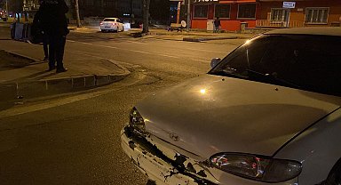 Otomobil ile moped çarpıştı:1 yaralı