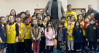 Peribacalarına gelen 'dünyanın en uzun insanı' Sultan Kösen: "Burada benden daha uzunu var"