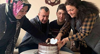 "Askıda Pasta" projesi başlatan yardımseverler yüzlerce çocuğun içlerini ısıtıyor