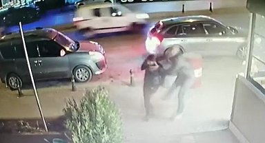 Restoran çıkışı kadının tekme tokat darp edilmesi kamerada