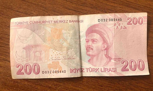 Sahte zannettiği para hatalı baskı çıktı