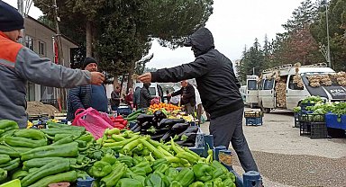 Sarıcakaya pazarında organik ürünler halkın beğenisine sunuluyor