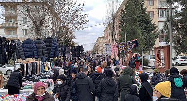 Semt pazarı tıklım tıklım