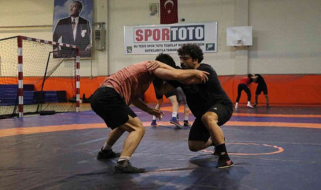 Serbest Güreş Milli Takımı, Niğde'de kampta