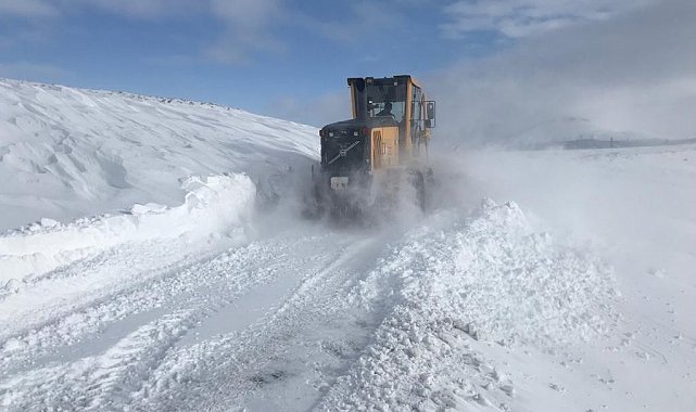 Sivas'ta 52 yerleşim yeri yolu ulaşıma kapandı