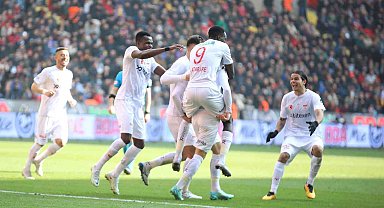 Sivasspor 3 hafta sonra galibiyeti hatırladı