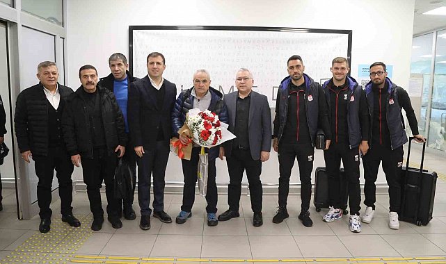 Sivasspor kafilesi 5 eksikle Alanya'da
