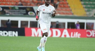 Sivasspor'un yeni transferleri Caicedo ile Saiz ilk resmi maçına çıktı