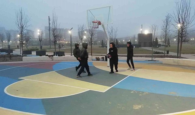 Soğuk havaya rağmen spor yapmaya devam ettiler