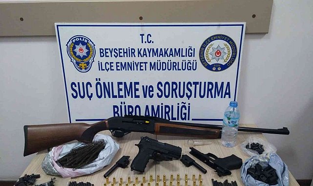 Şüphe üzerine durdurulan otomobilden silah ve mermi çıktı