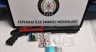 Şüpheli şahıslara yönelik operasyonda uyuşturucu ve silah ele geçirildi