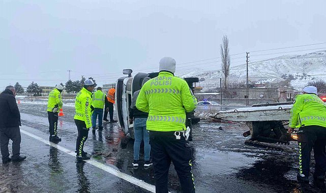 Tarım işçilerini taşıyan minibüs devrildi: 1 ölü, 13 yaralı